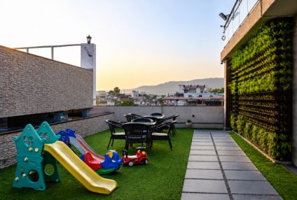 outdoor-1.jpg